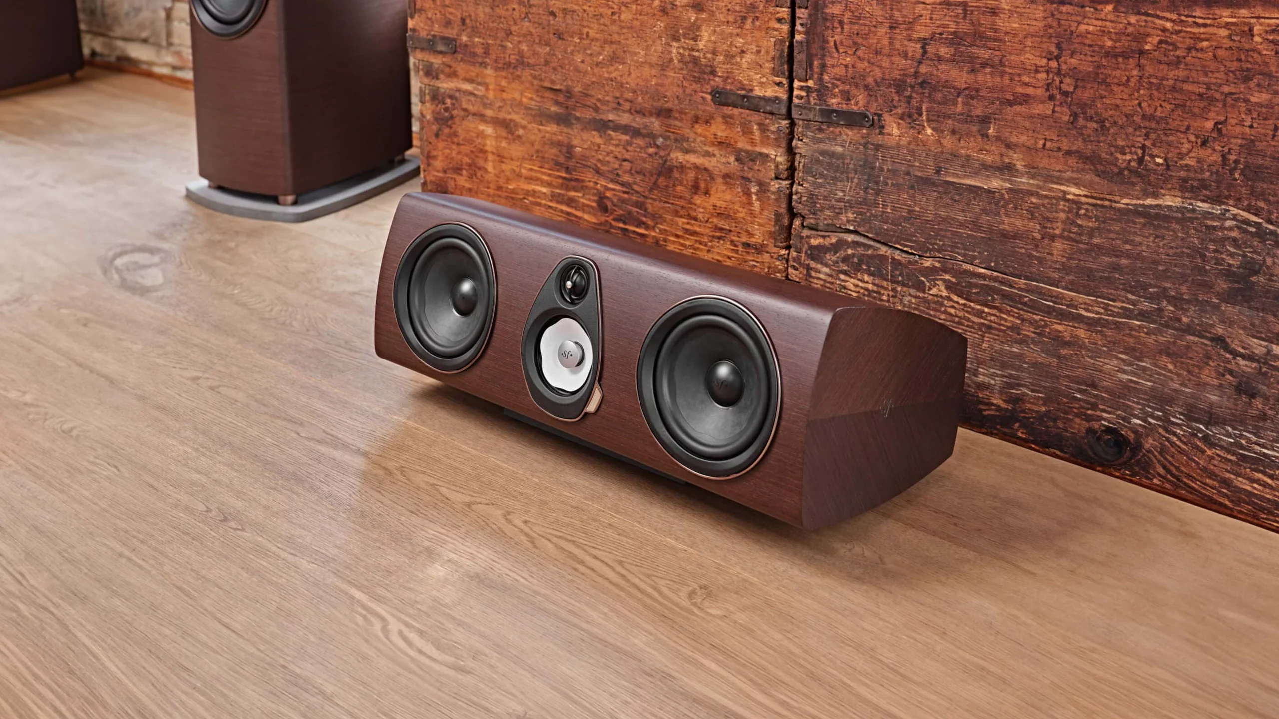 Sonus Faber Sonetto G2 Center in Wenge Lifestyle