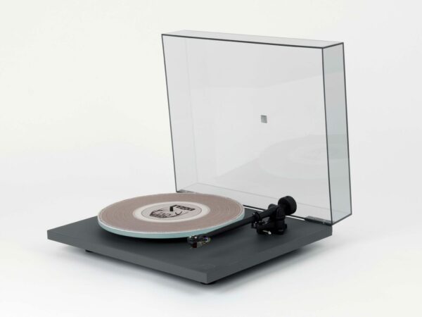 Rega Planar 2 Limited Edition mit Staubschutzhaube