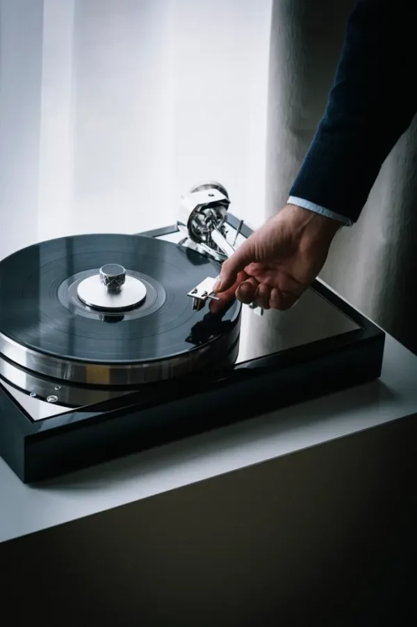 Pro-Ject The Classic Reference in Piano Ausführung